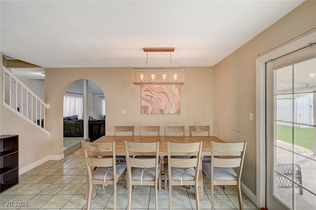 3933 Manford Circle Property Photo 12