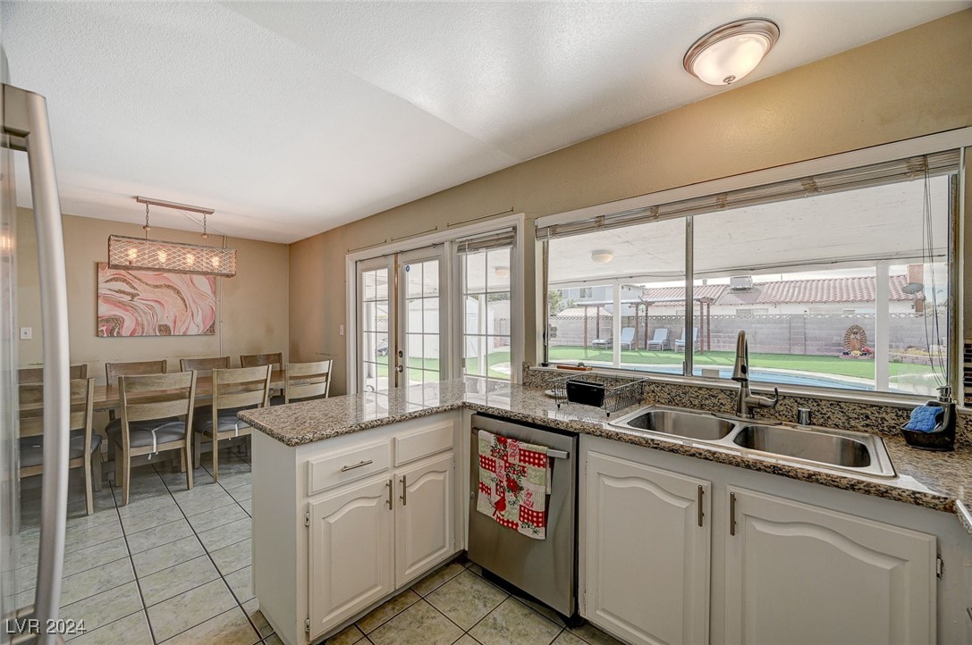3933 Manford Circle Property Photo 16
