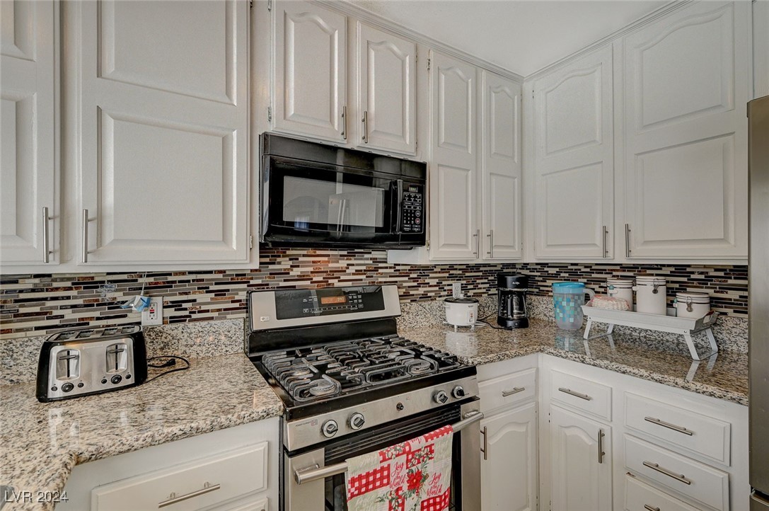 3933 Manford Circle Property Photo 18