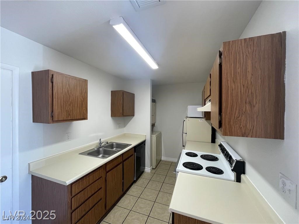 1303 Darlene Way 302a Property Photo 6