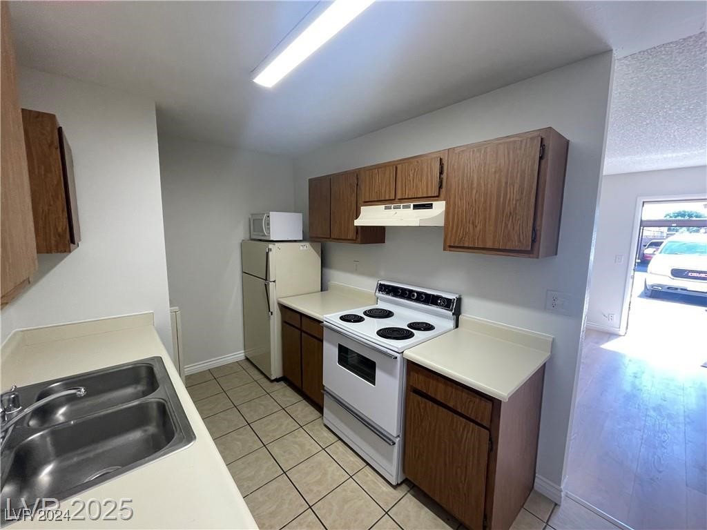 1303 Darlene Way 302a Property Photo 8