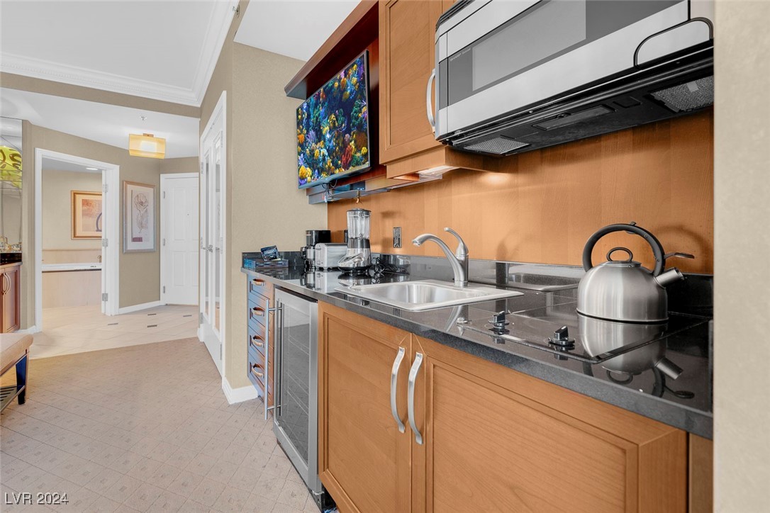 125 East Harmon Avenue 1018 Property Photo 22