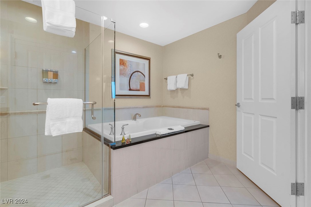 125 East Harmon Avenue 1018 Property Photo 28