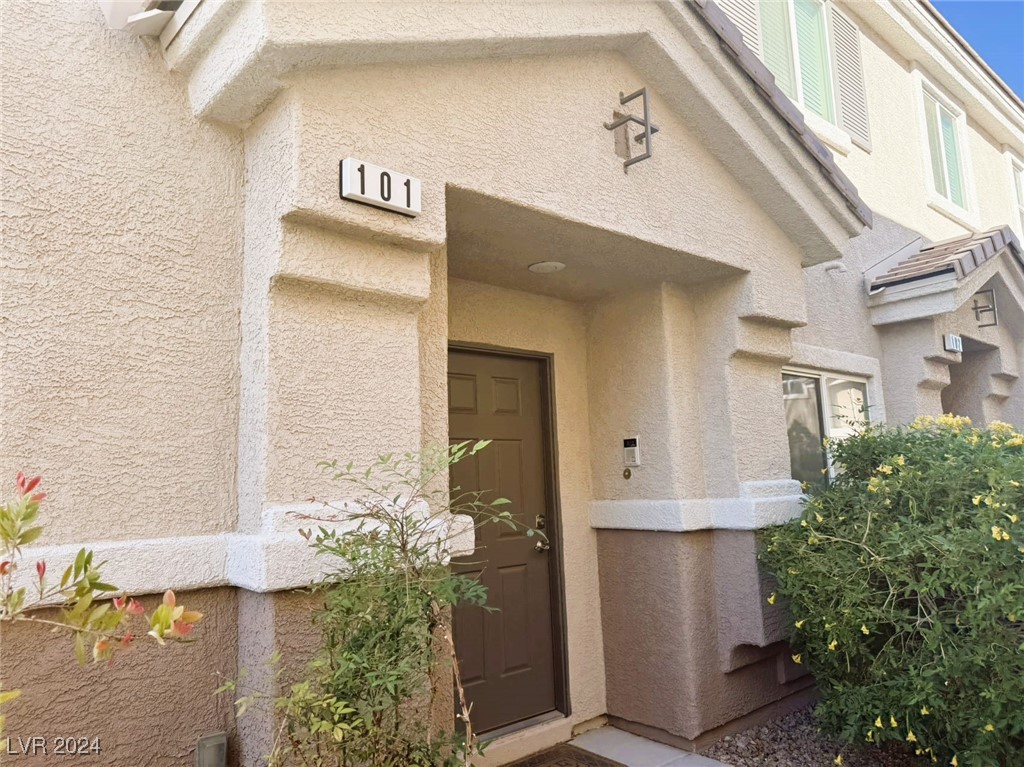 10024 Aspen Rose Street 101 Property Photo 2