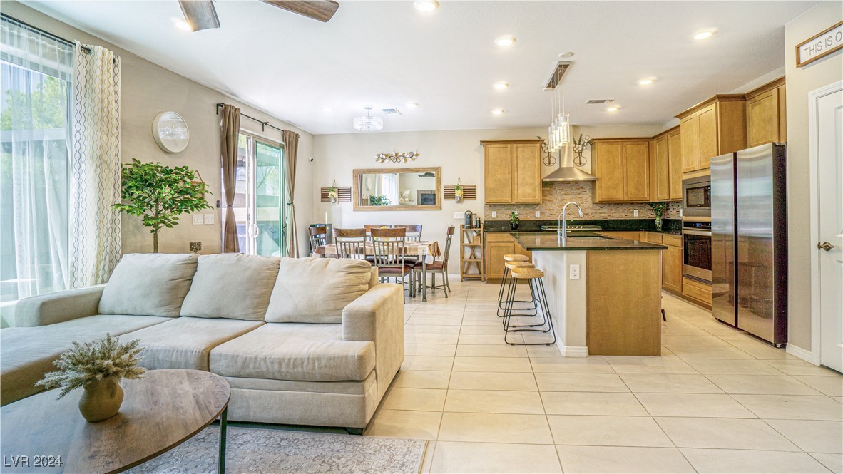 8021 Adelaide Hills Street Property Photo 11