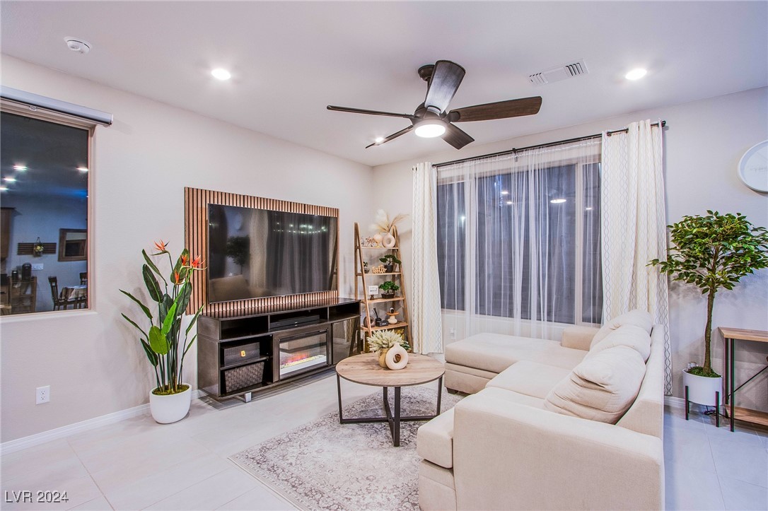 8021 Adelaide Hills Street Property Photo 14