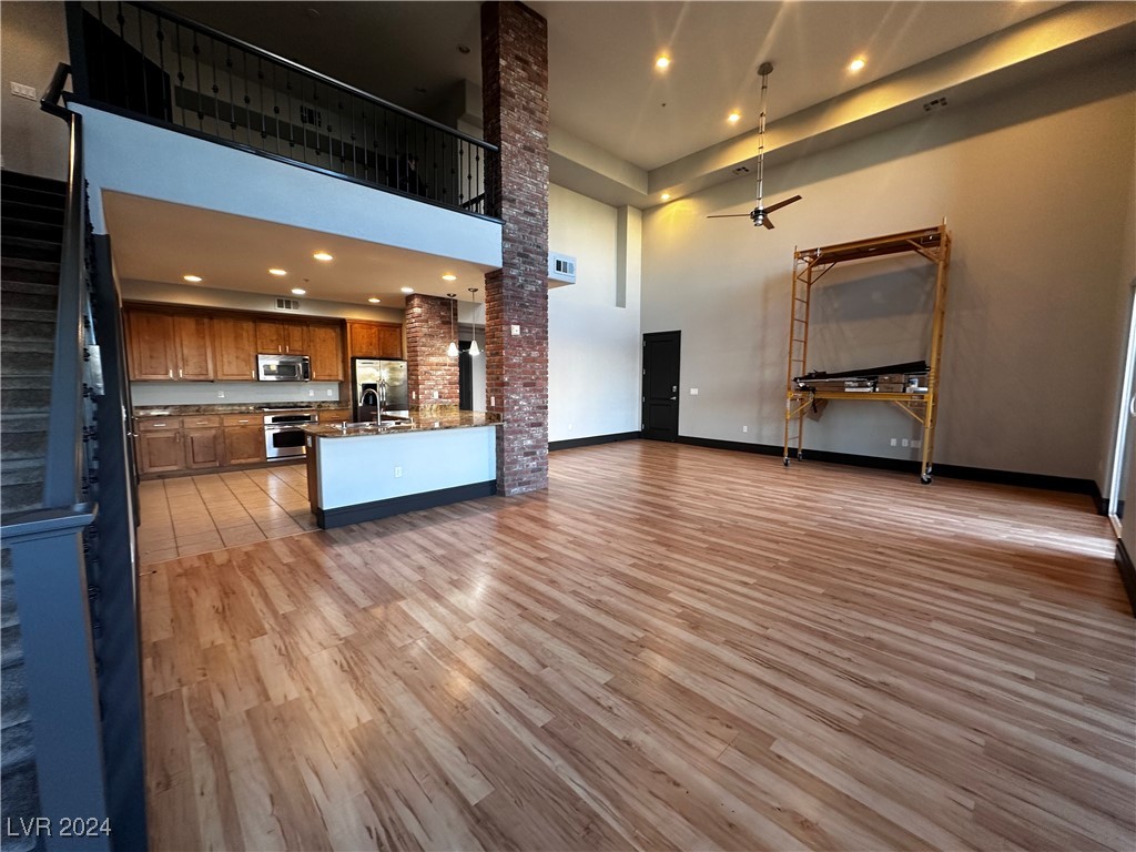 26 East Serene Avenue 401 Property Photo 4