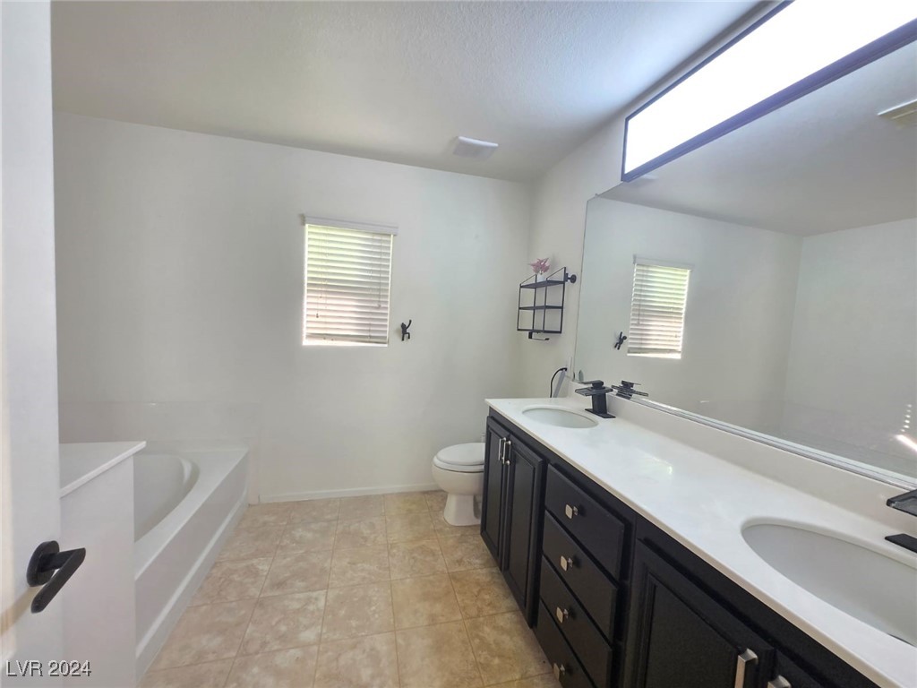 849 Purdy Lodge Street Property Photo 5