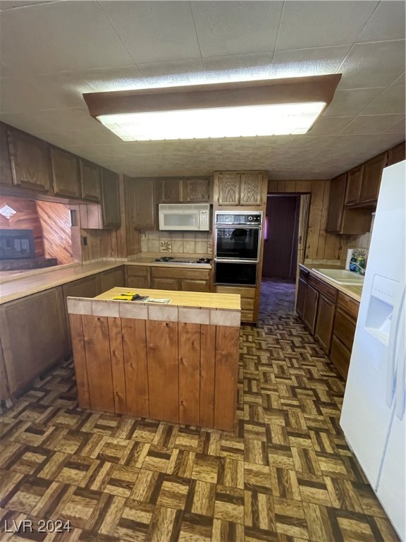 12 E Avenue Property Photo 8