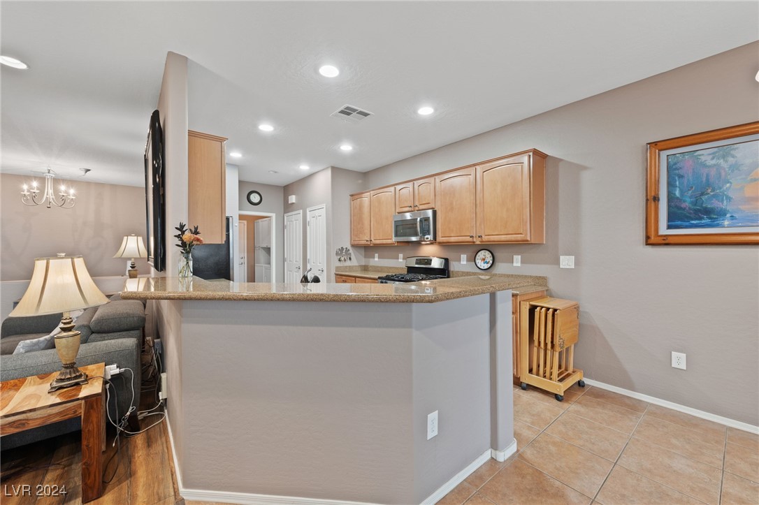 2506 Starlight Valley Street Property Photo 10