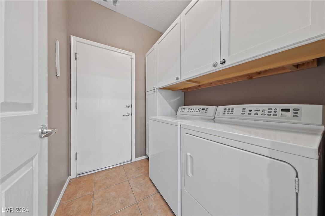 2506 Starlight Valley Street Property Photo 22