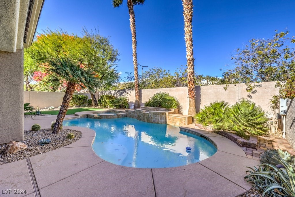 525 Summer Mesa Drive Property Photo 4