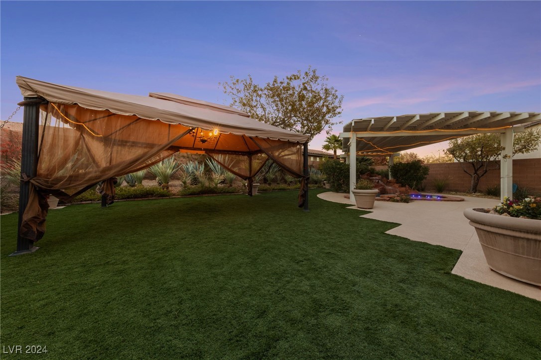 7438 Desertscape Avenue Property Photo 8