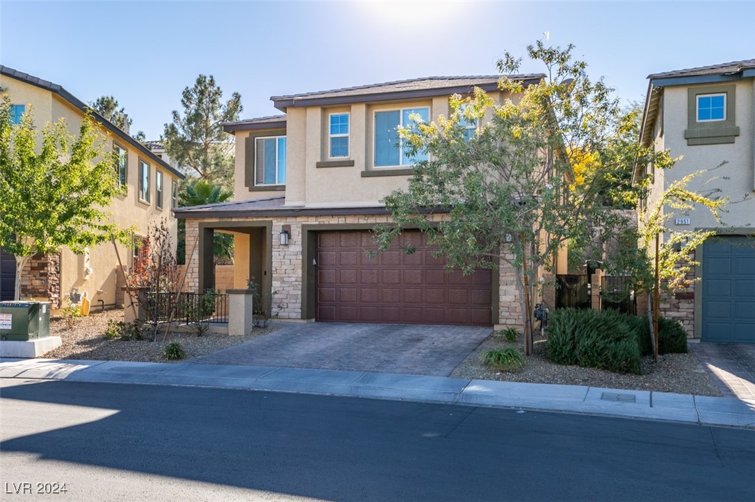 2947 Caxton Grove Drive Property Photo 4