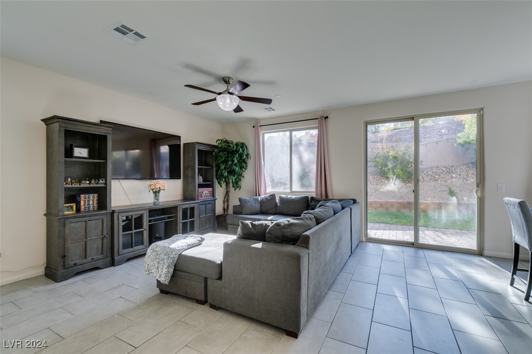 2947 Caxton Grove Drive Property Photo 12
