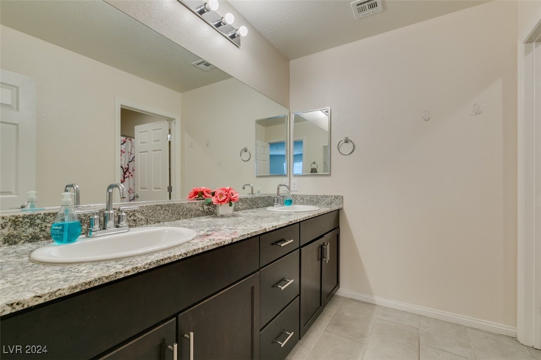 2947 Caxton Grove Drive Property Photo 22