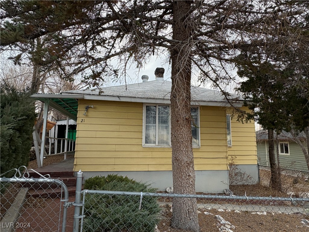 21 E Avenue Property Photo 2