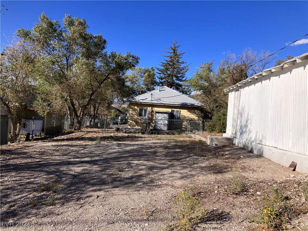 21 E Avenue Property Photo 17
