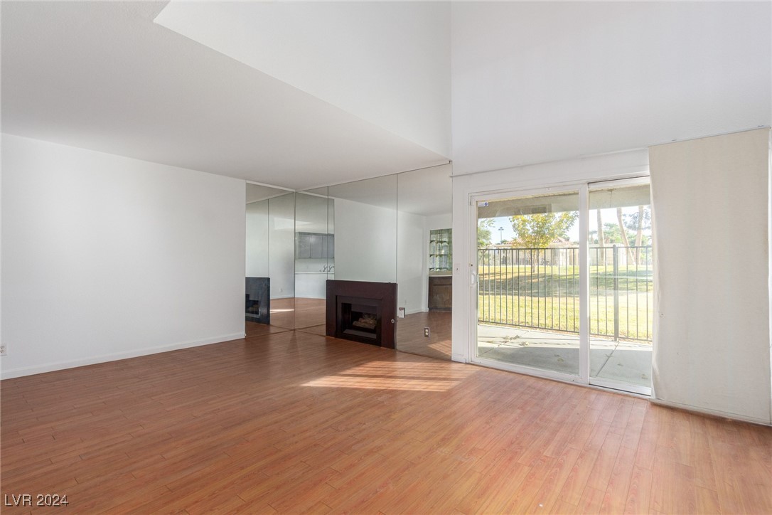 3356 Racquet Street Property Photo 8