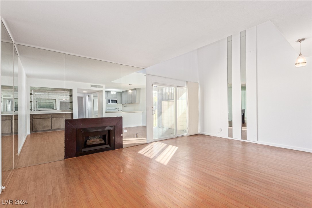 3356 Racquet Street Property Photo 10
