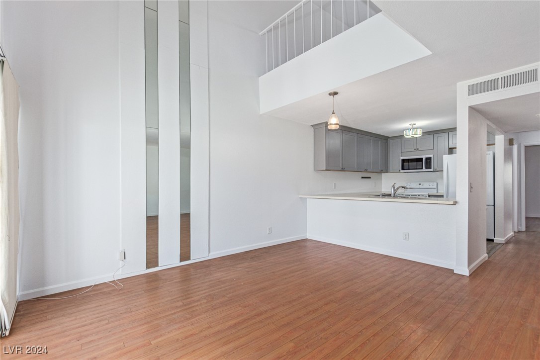 3356 Racquet Street Property Photo 12