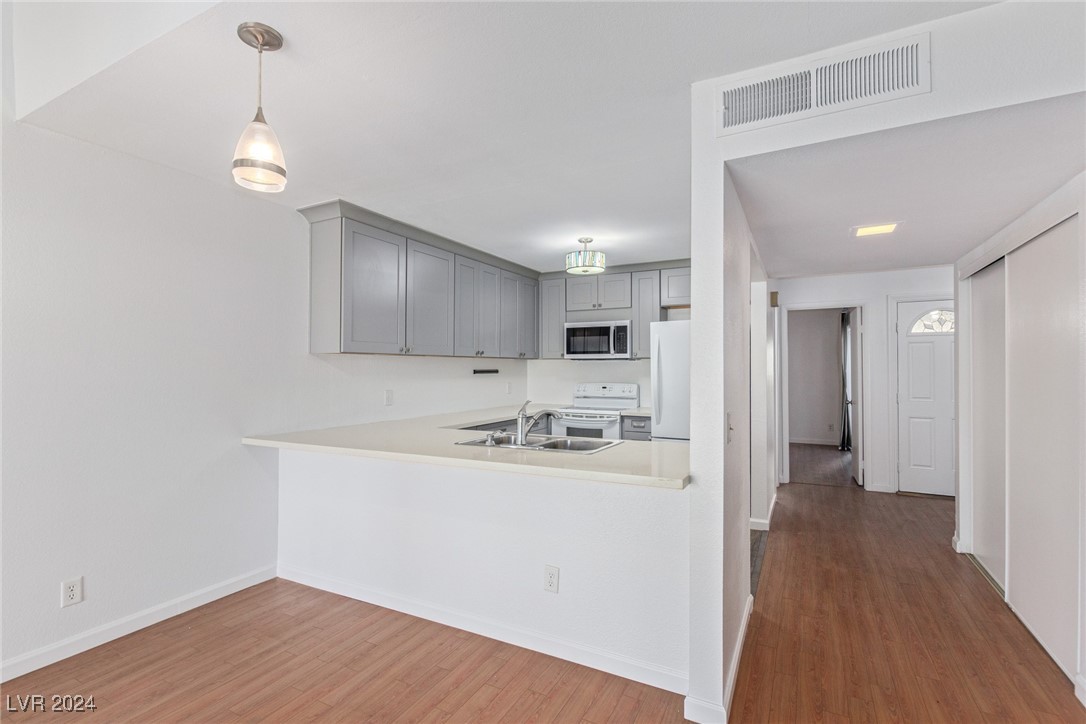3356 Racquet Street Property Photo 14