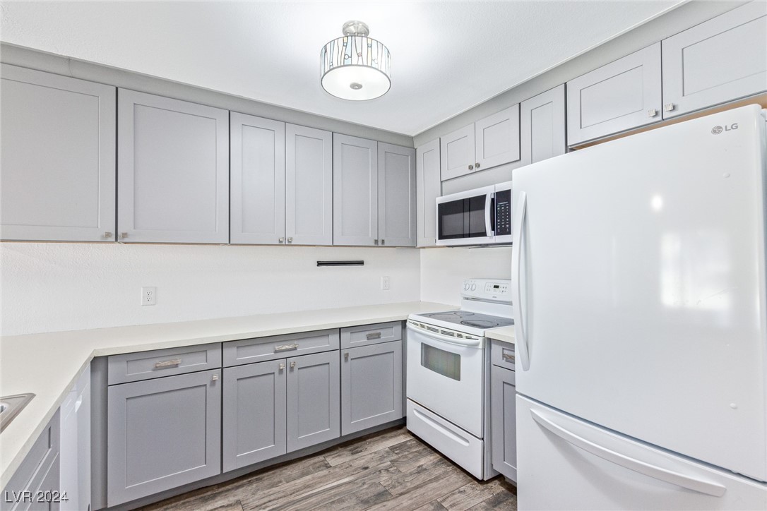 3356 Racquet Street Property Photo 16