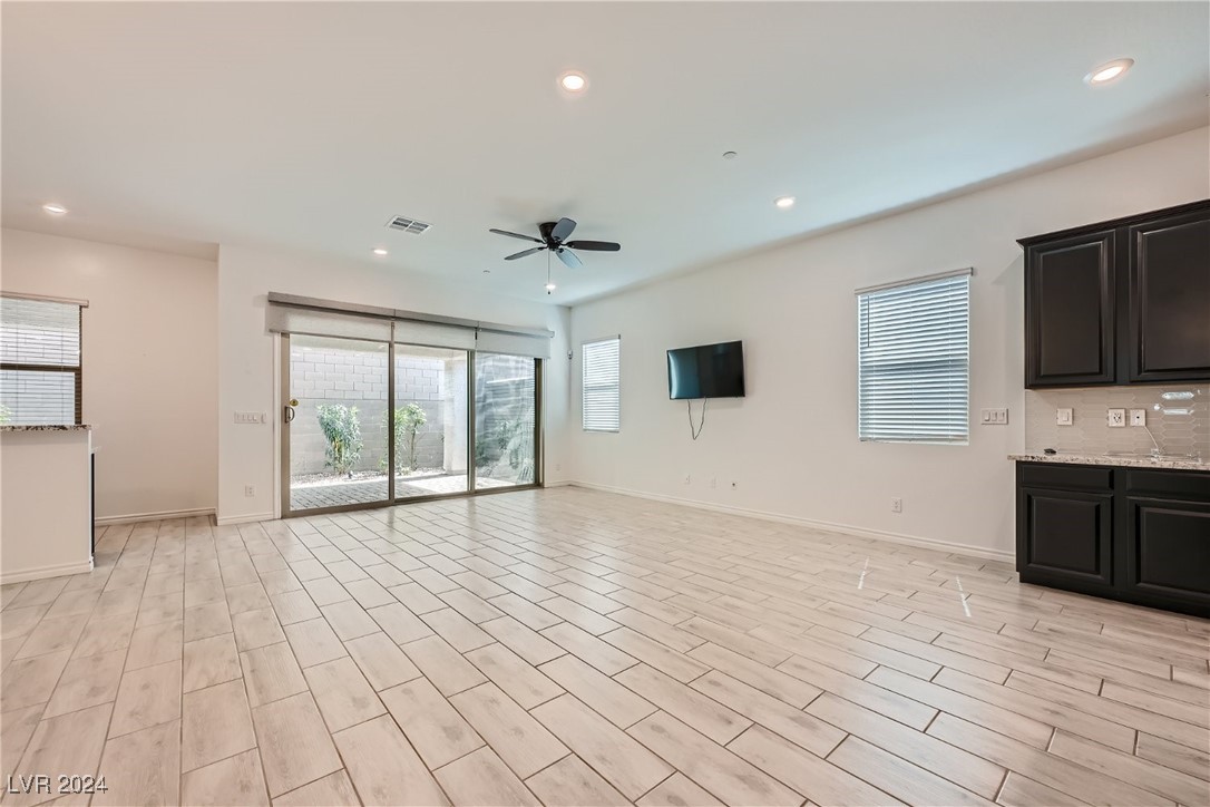 317 Gillespie Glen Avenue Property Photo 6