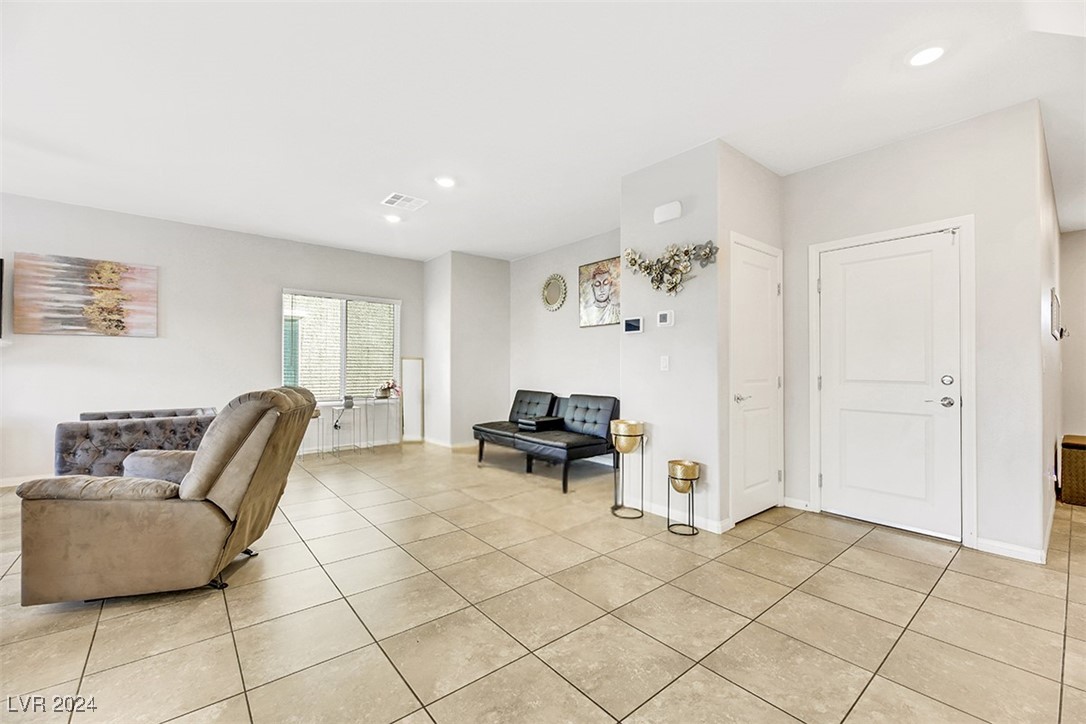 1054 Twincrest Avenue Property Photo 11