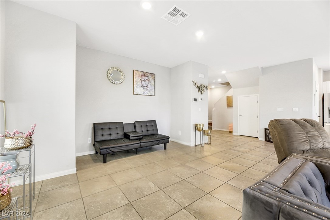 1054 Twincrest Avenue Property Photo 12