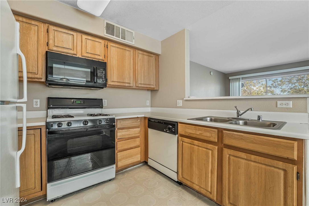 5710 East Tropicana Avenue 2093 Property Photo 9