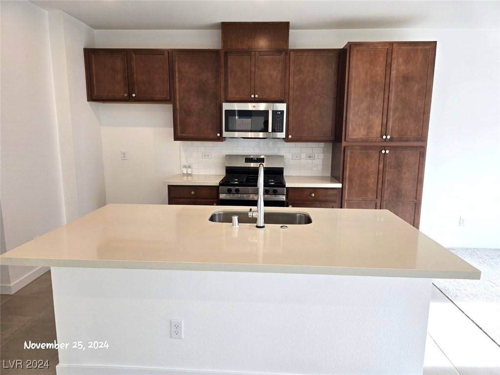 4371 Sunburst Spring Avenue Property Photo 6