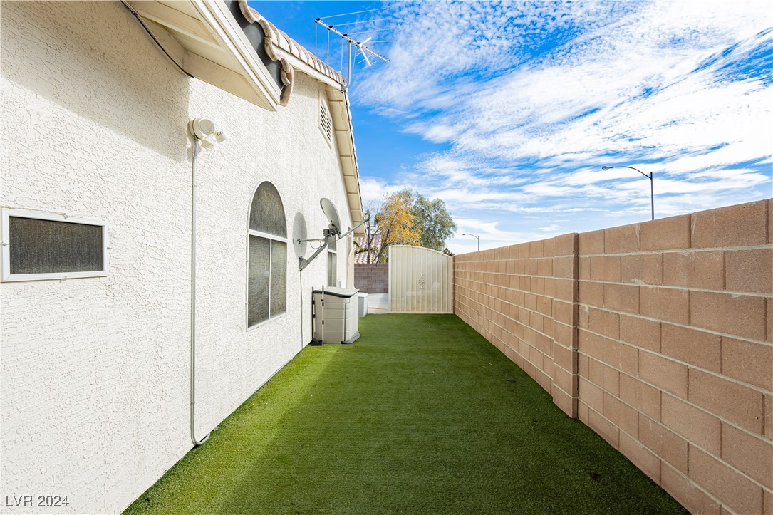 3576 Judah Way Property Photo 44