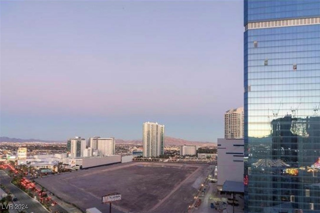 2700 Las Vegas Boulevard 1707 Property Photo 4