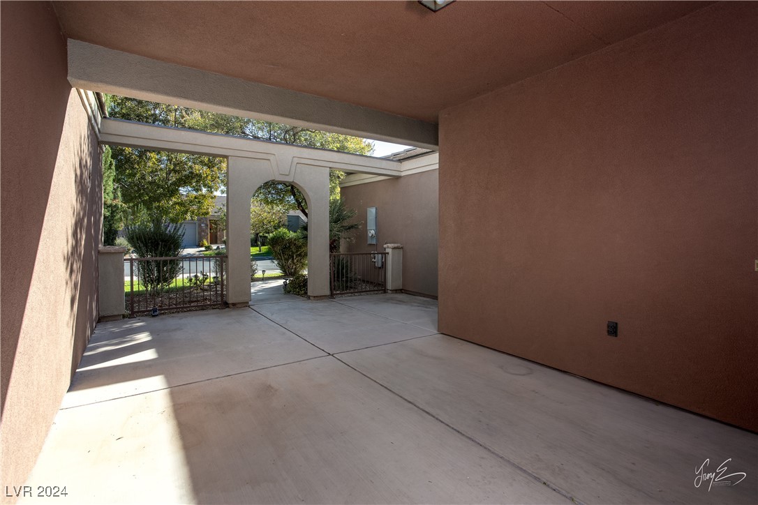 531 Hagens Alley Property Photo 4