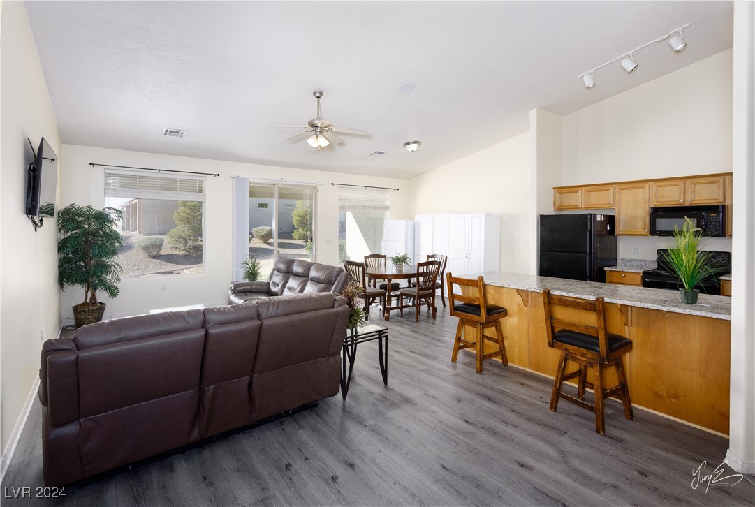 531 Hagens Alley Property Photo 8