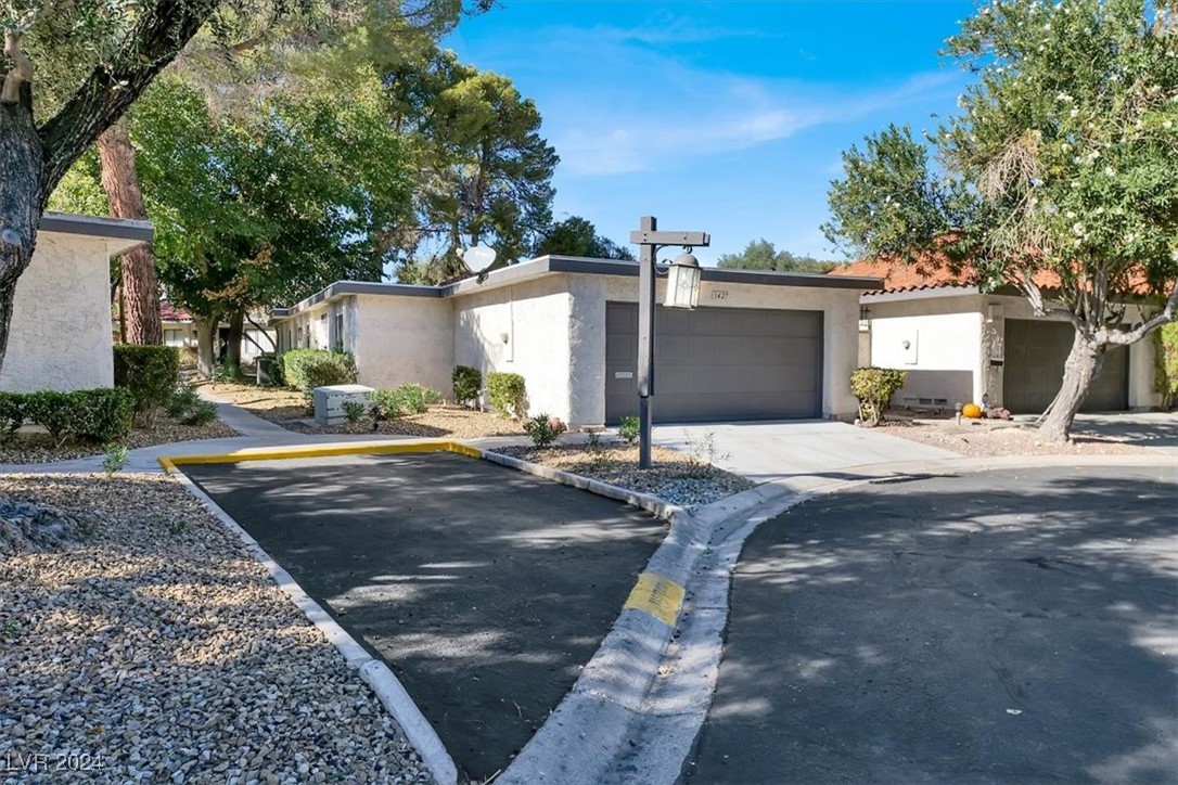 3427 Manzano Circle Property Photo 4