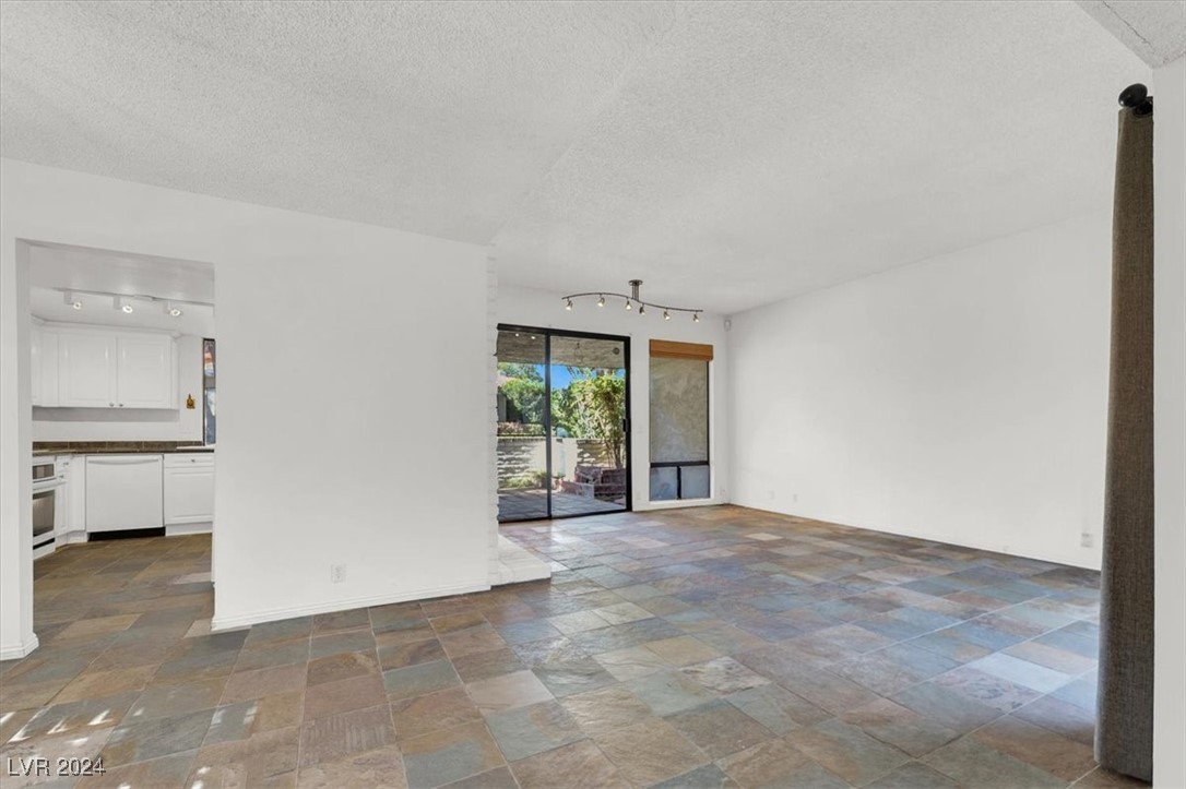 3427 Manzano Circle Property Photo 7