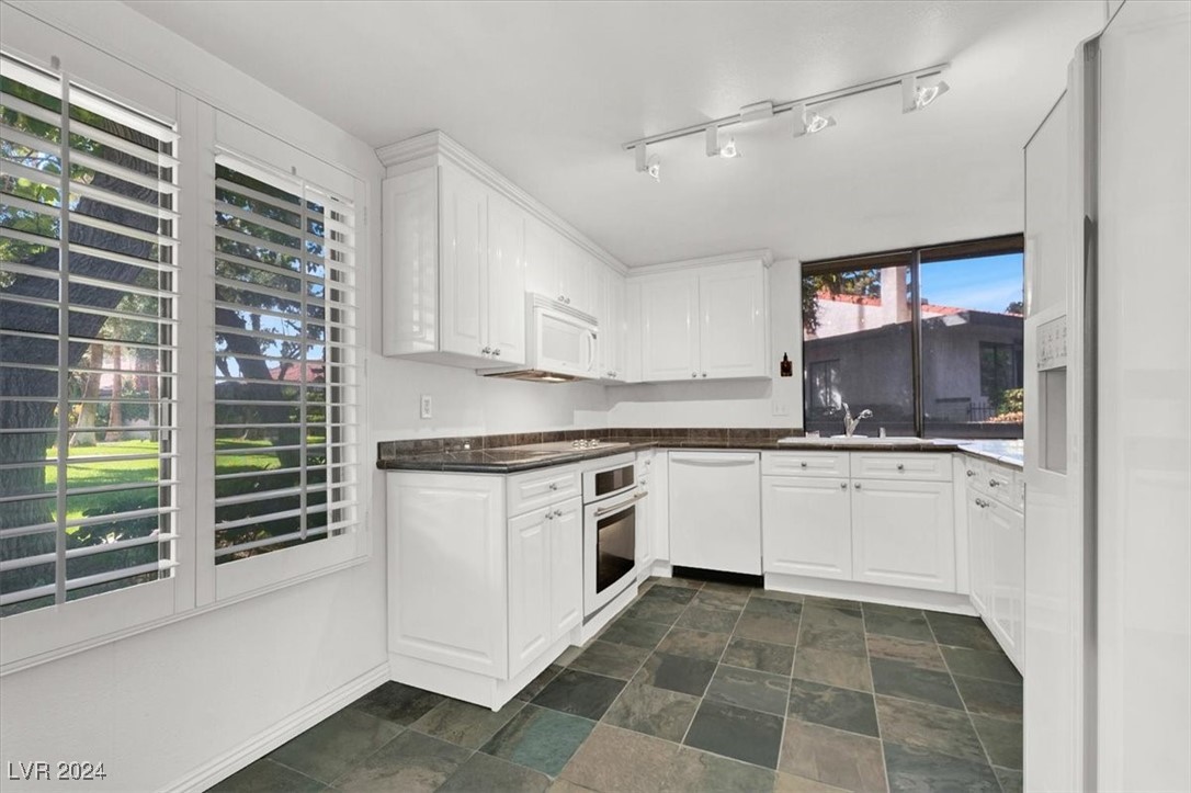 3427 Manzano Circle Property Photo 10