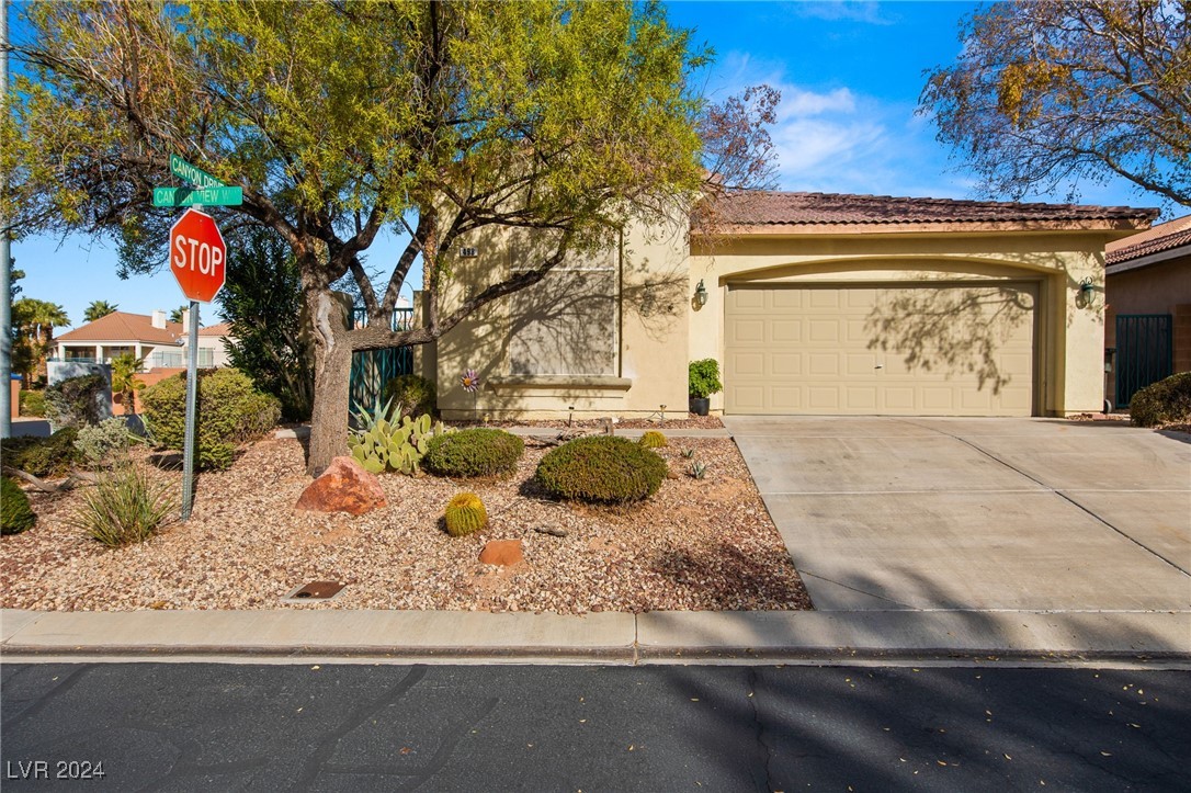 498 Canyon View Way Property Photo 3