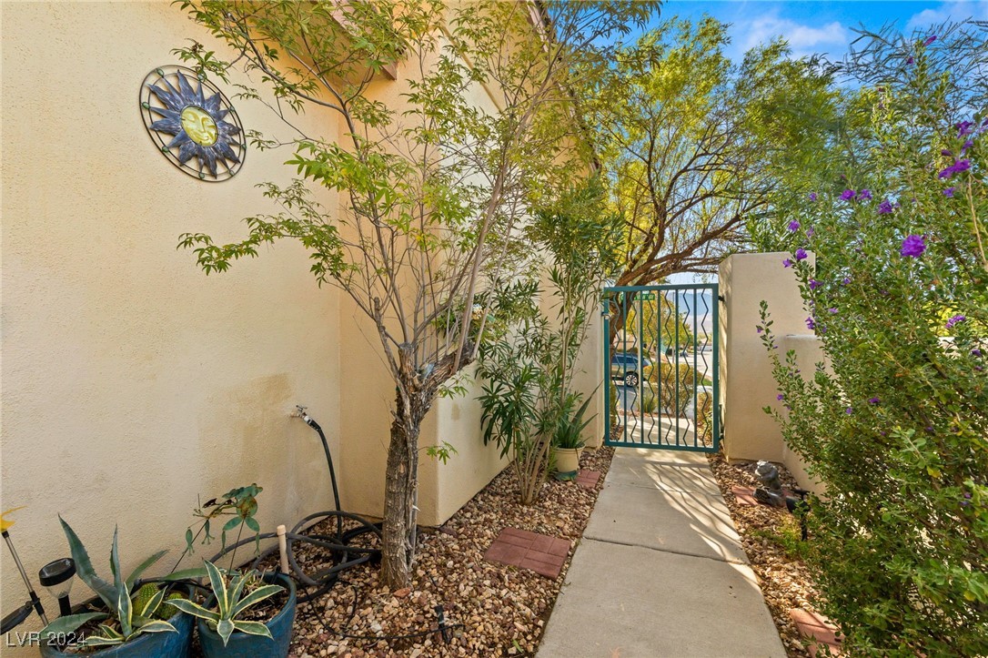 498 Canyon View Way Property Photo 7