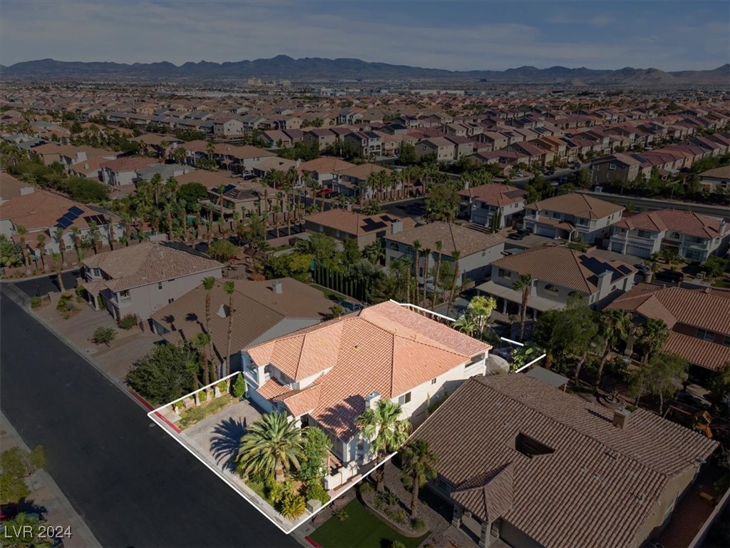 6633 Gilded Lantern Avenue Property Photo 6