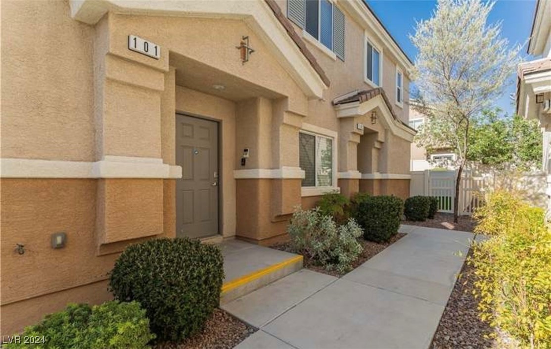 10111 Aspen Rose Street 101 Property Photo 2