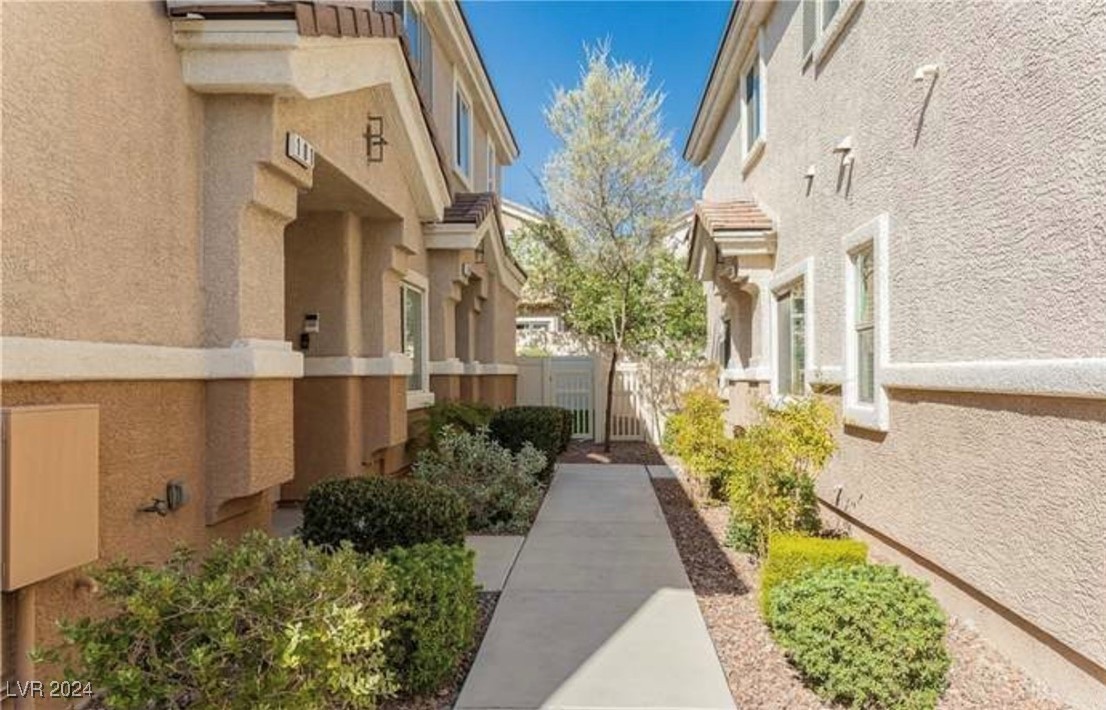 10111 Aspen Rose Street 101 Property Photo 4