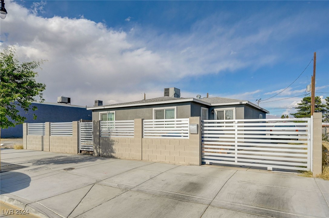 310 Jackson Avenue Property Photo 1