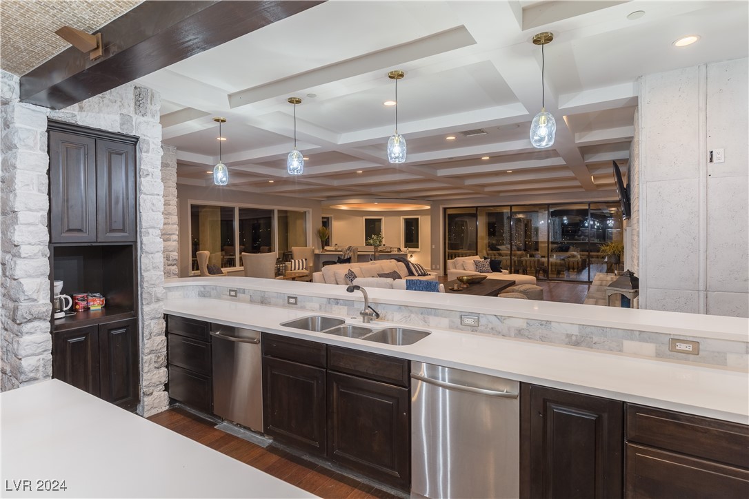 8 Rue Mediterra Drive Property Photo 12