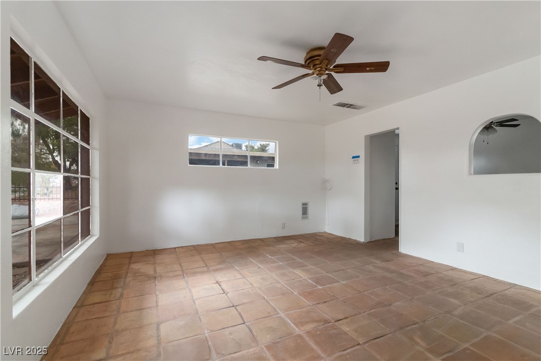 1925 Franklin Avenue Property Photo 4