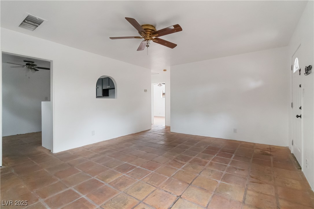 1925 Franklin Avenue Property Photo 5