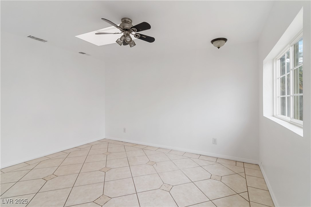 1925 Franklin Avenue Property Photo 10
