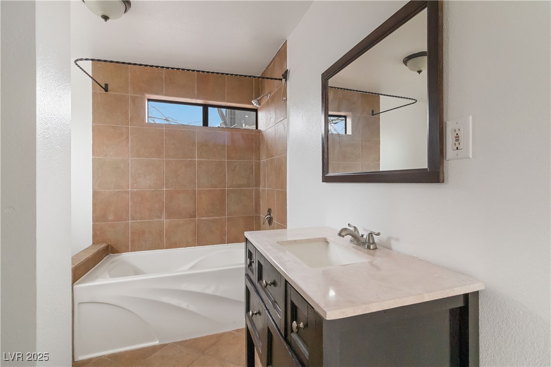 1925 Franklin Avenue Property Photo 11
